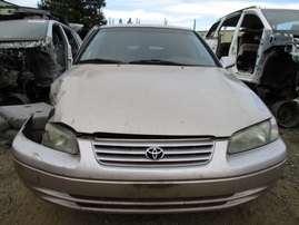 1999 TOYOTA CAMRY LE GOLD 2.2L AT Z15057